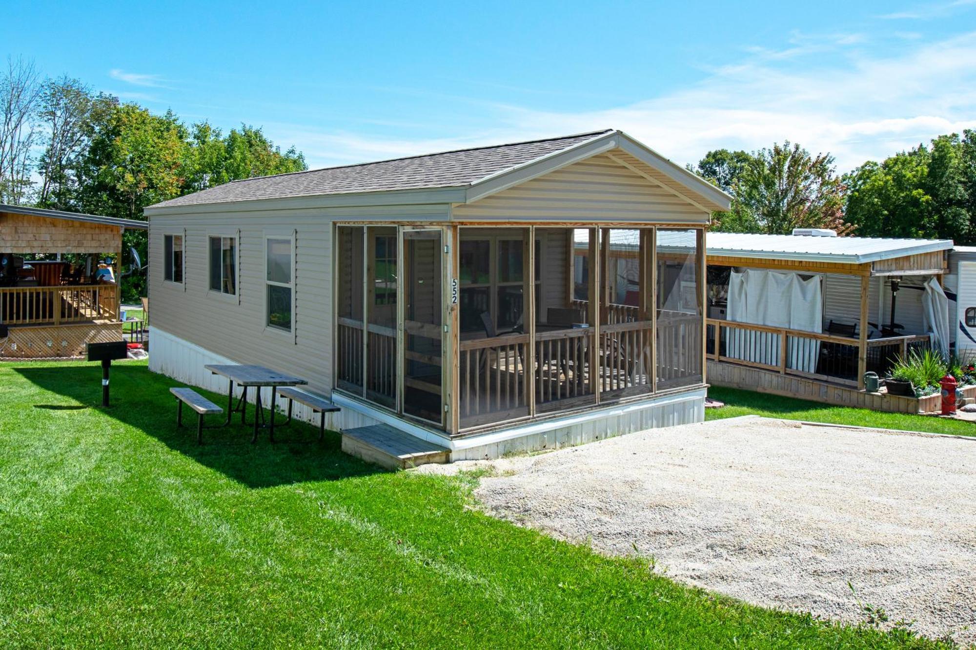 Plymouth Rock Camping Resort Deluxe Cottage Elkhart Lake Exterior photo