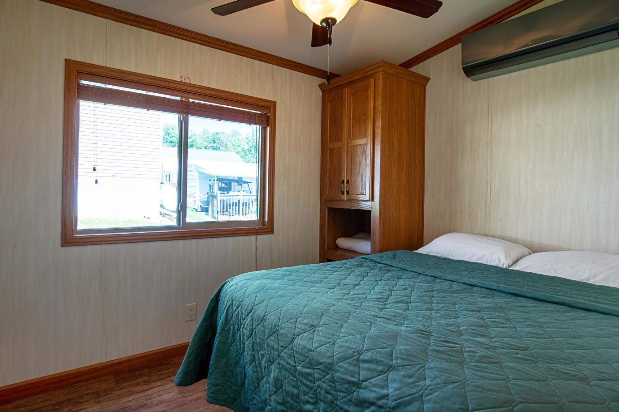 Plymouth Rock Camping Resort Deluxe Cottage Elkhart Lake Exterior photo