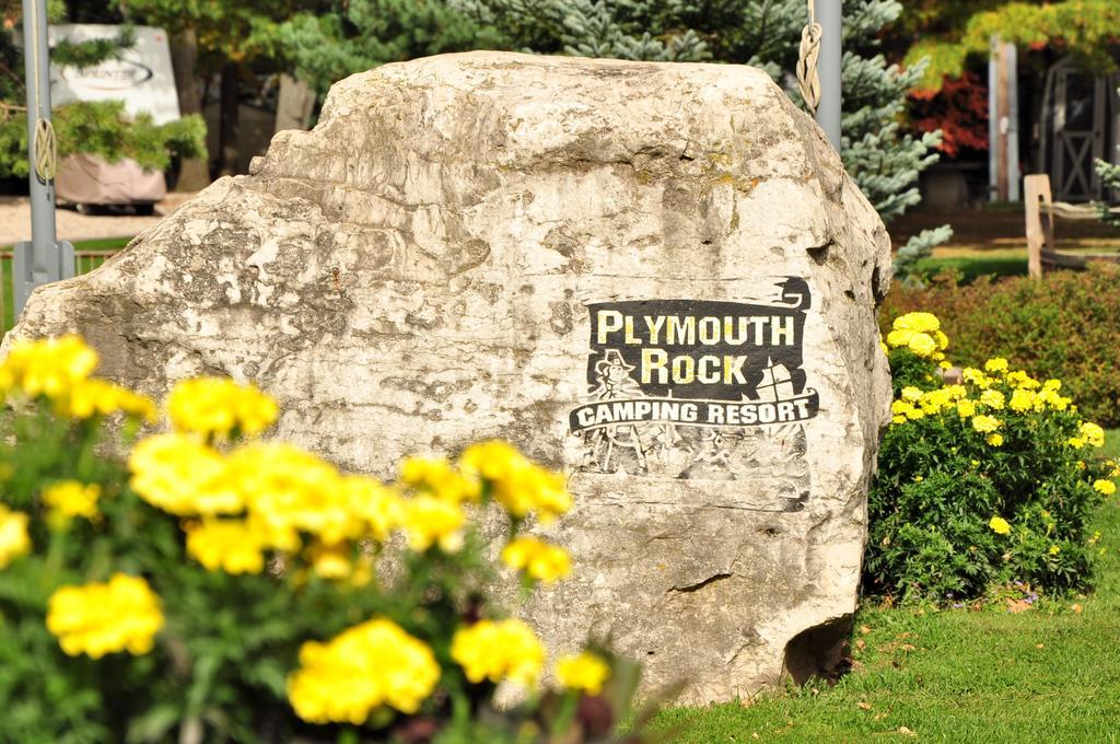Plymouth Rock Camping Resort Deluxe Cottage Elkhart Lake Exterior photo